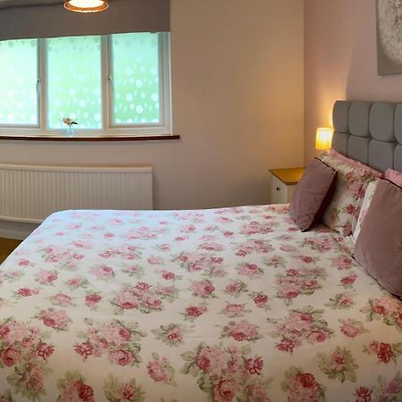 Blyth Lodge B&B 黑尔斯沃思 外观 照片